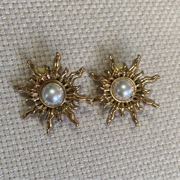 Sun pearl golden vintage earrings - Picture 4 of 4